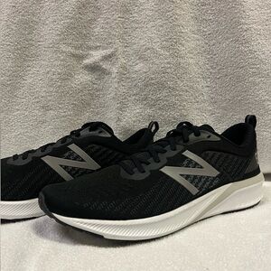 New Balance - 870 V.5 Men's Running Shoes - Black - NWT
